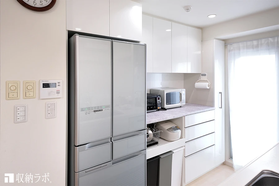 白色のおしゃれな食器棚まとめ インテリアにこだわる人のキッチン収納実例