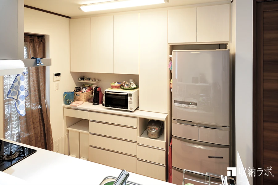 デッドスペースを有効活用したキッチン収納