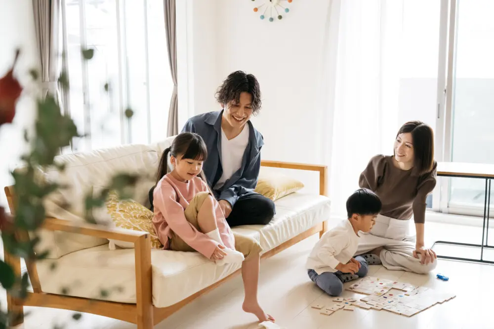 両親と二人の子供