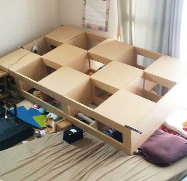 耐震性能のない家具の場合家具が倒れてくる