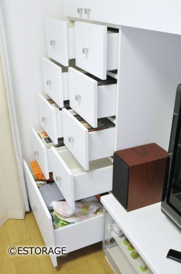 書棚とエアコンを組み込んだ壁面収納3