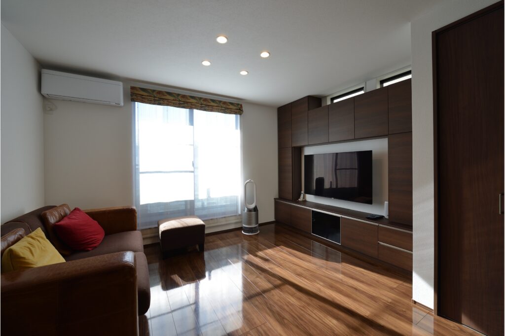 間取りに合わせてミリ単位で設計した壁面収納