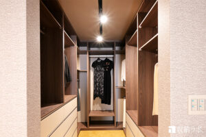 理想のクローゼットルームを実現したオーダー家具